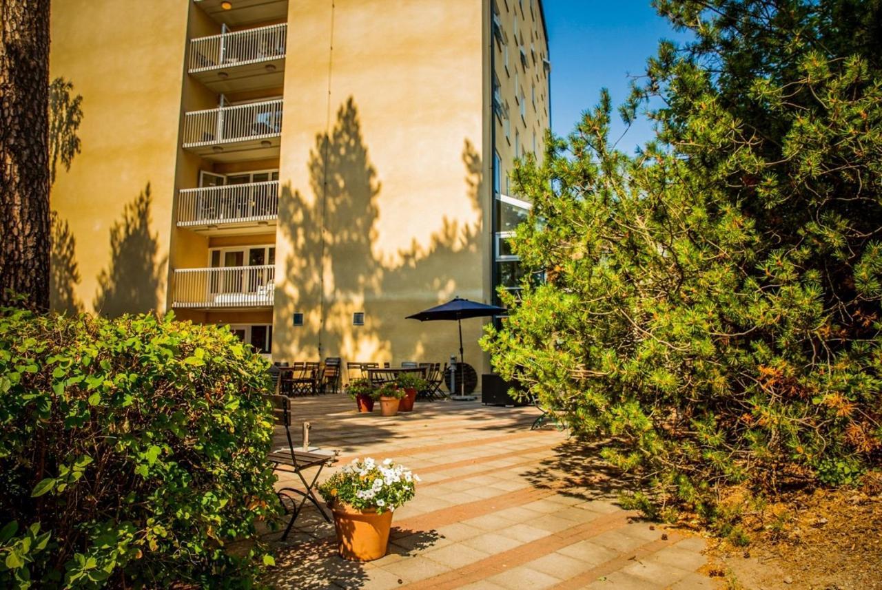 Hotell Moerby - Danderyd Hospital ภายนอก รูปภาพ